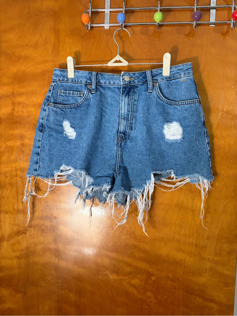 Forever 21 Women's Distressed Denim Shorts Waist 30
